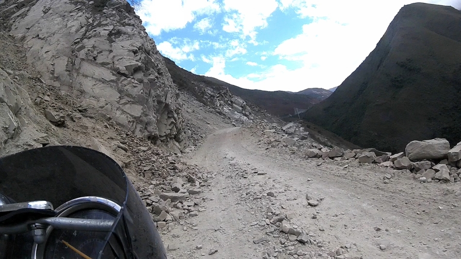Серпантины через джунгли с оффроадом Серпантины через джунгли с оффроадом