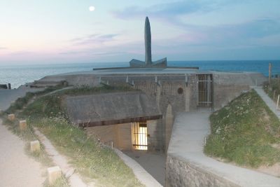 Основной бункер, сейчас тут мемориал Основной бункер, сейчас тут мемориал